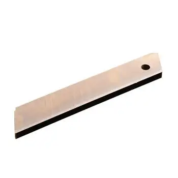 Cutterklinge 18 mm im Einsatz bei Karton und Kunststoff