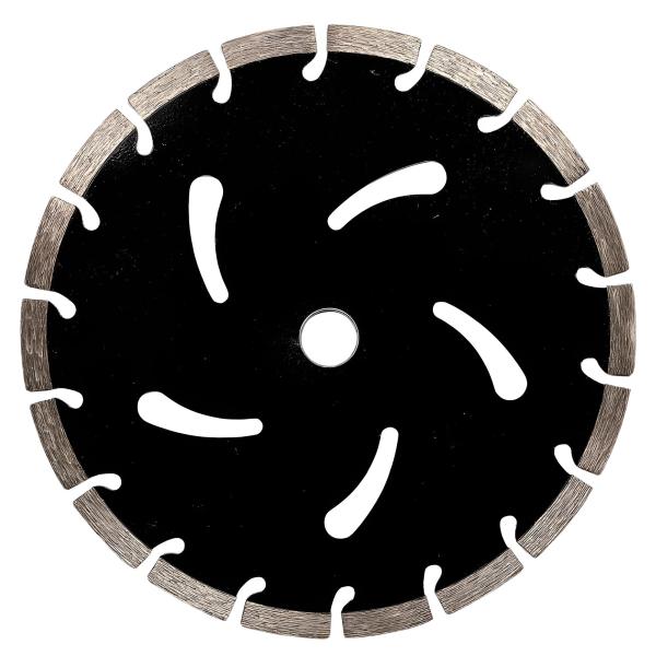 Diamant Sägeblatt 230 mm beim Schneiden von Betonblock